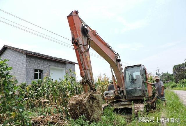 新澳门游戏网站入口农村的农田有什么办法用来挖鱼塘养鱼不违法？这样养鱼效果更好(图1)